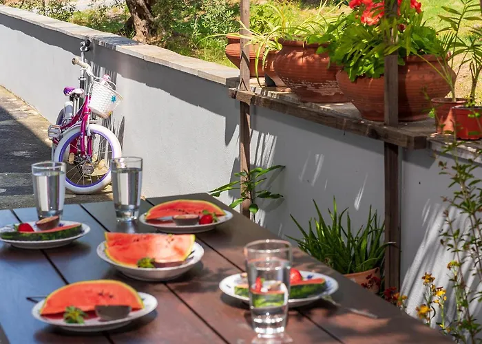 The Backyard- στην αγριά, βόλου * Αγριά