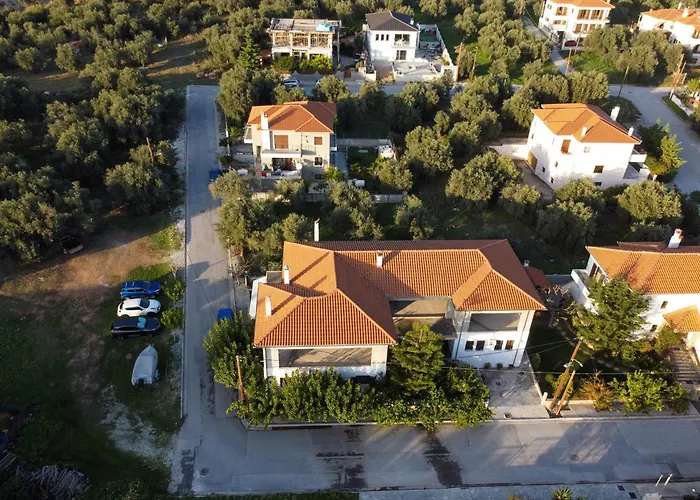 The Backyard- στην αγριά, βόλου