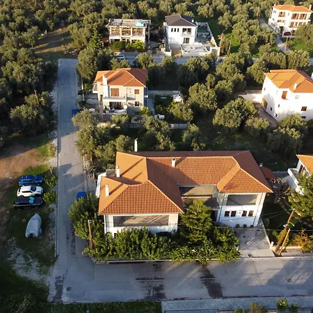 The Backyard- στην αγριά, βόλου