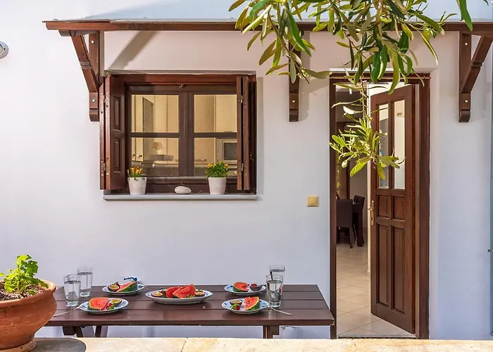 The Backyard- στην αγριά, βόλου アグリア